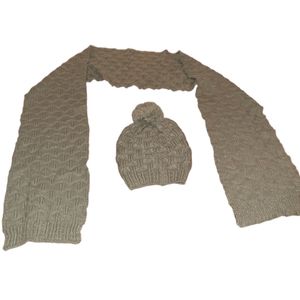 ⭐Unisex warm fashionable gray hat & scarf set